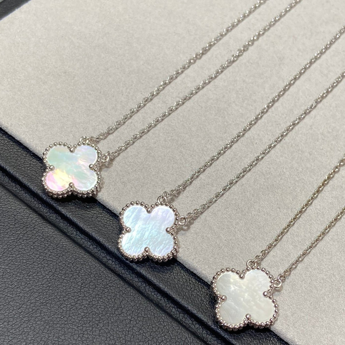 [Renovia Jewelry]CLOVER MEDIUM SILVER WHITE MOP NECKLACE