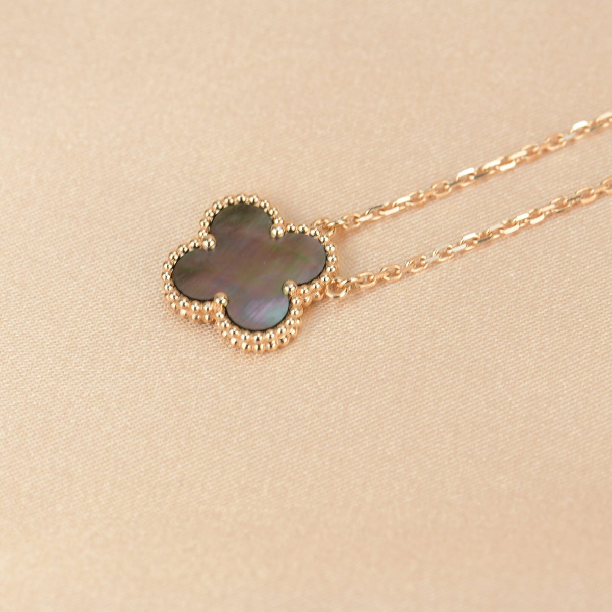 [Renovia Jewelry]CLOVER 15MM  GRAY MOTHER OF PEARL NECKLACE